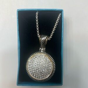 Elegant Silver and Gold Pendant Necklace